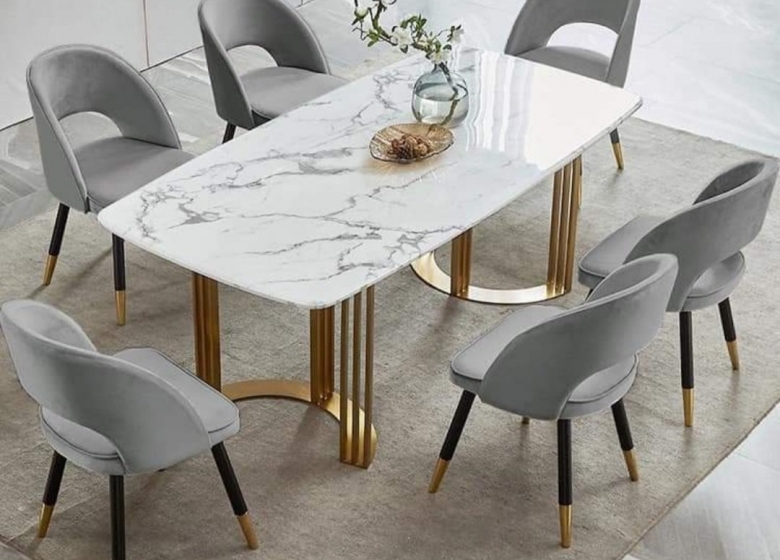 Bàn Ăn Sang Trọng 24